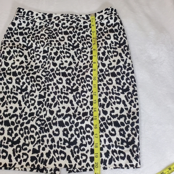 Ann Taylor Leopard Print Mini Skirt Size 6P - Picture 7 of 8